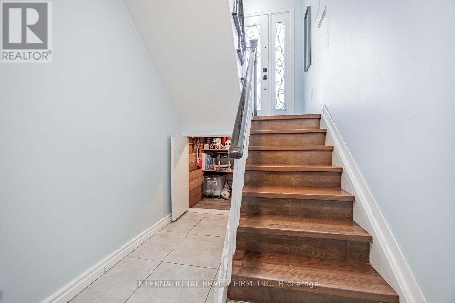 49 Lapp Street, Toronto (Rockcliffe-Smythe), Ontario  M6N 3W5 - Photo 30 - W12501520