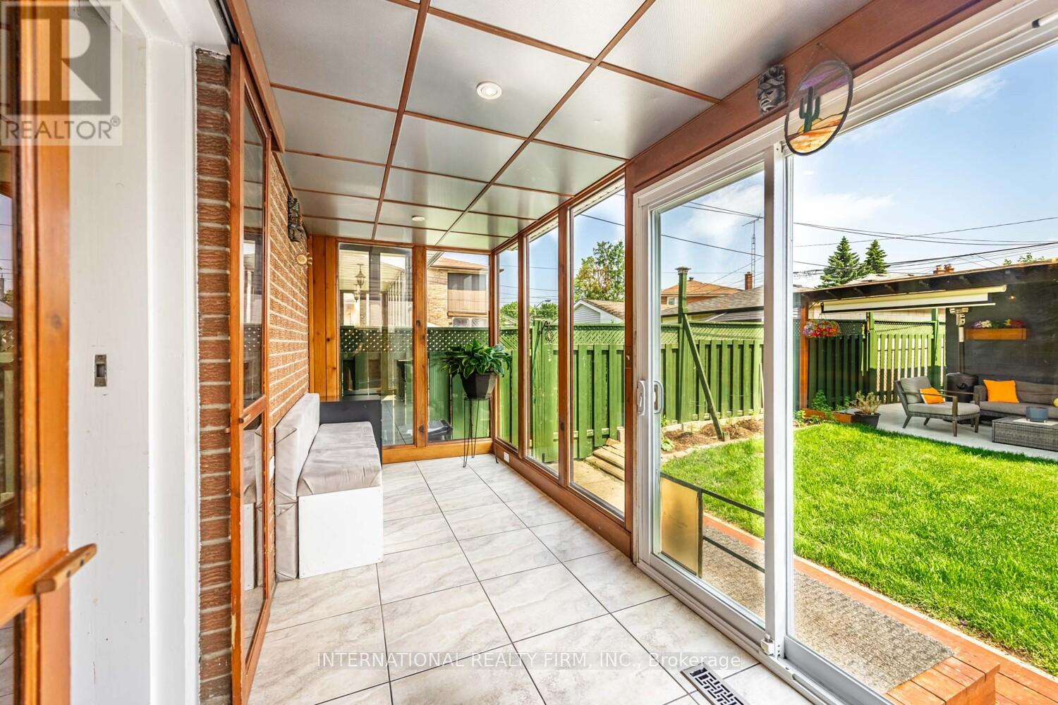 49 Lapp Street, Toronto (Rockcliffe-Smythe), Ontario  M6N 3W5 - Photo 33 - W12501520