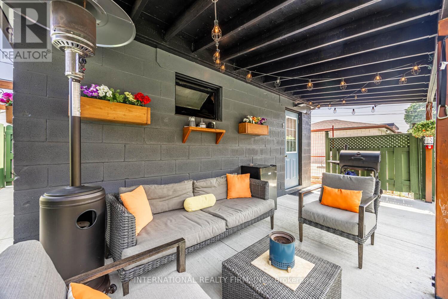 49 Lapp Street, Toronto (Rockcliffe-Smythe), Ontario  M6N 3W5 - Photo 36 - W12501520