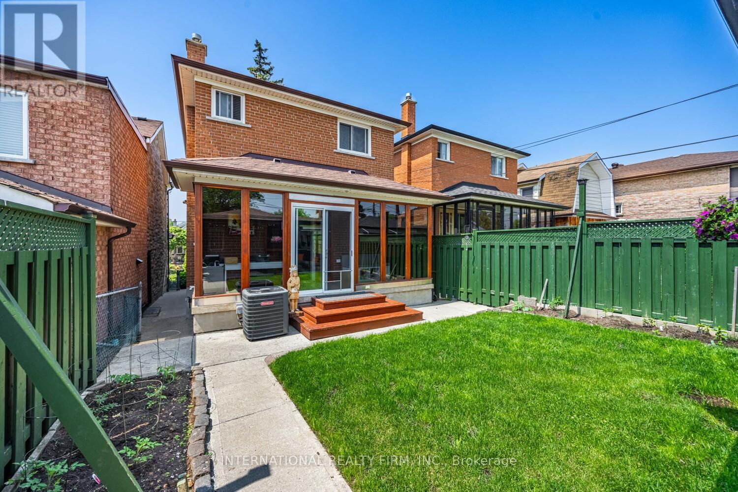 49 Lapp Street, Toronto (Rockcliffe-Smythe), Ontario  M6N 3W5 - Photo 38 - W12501520