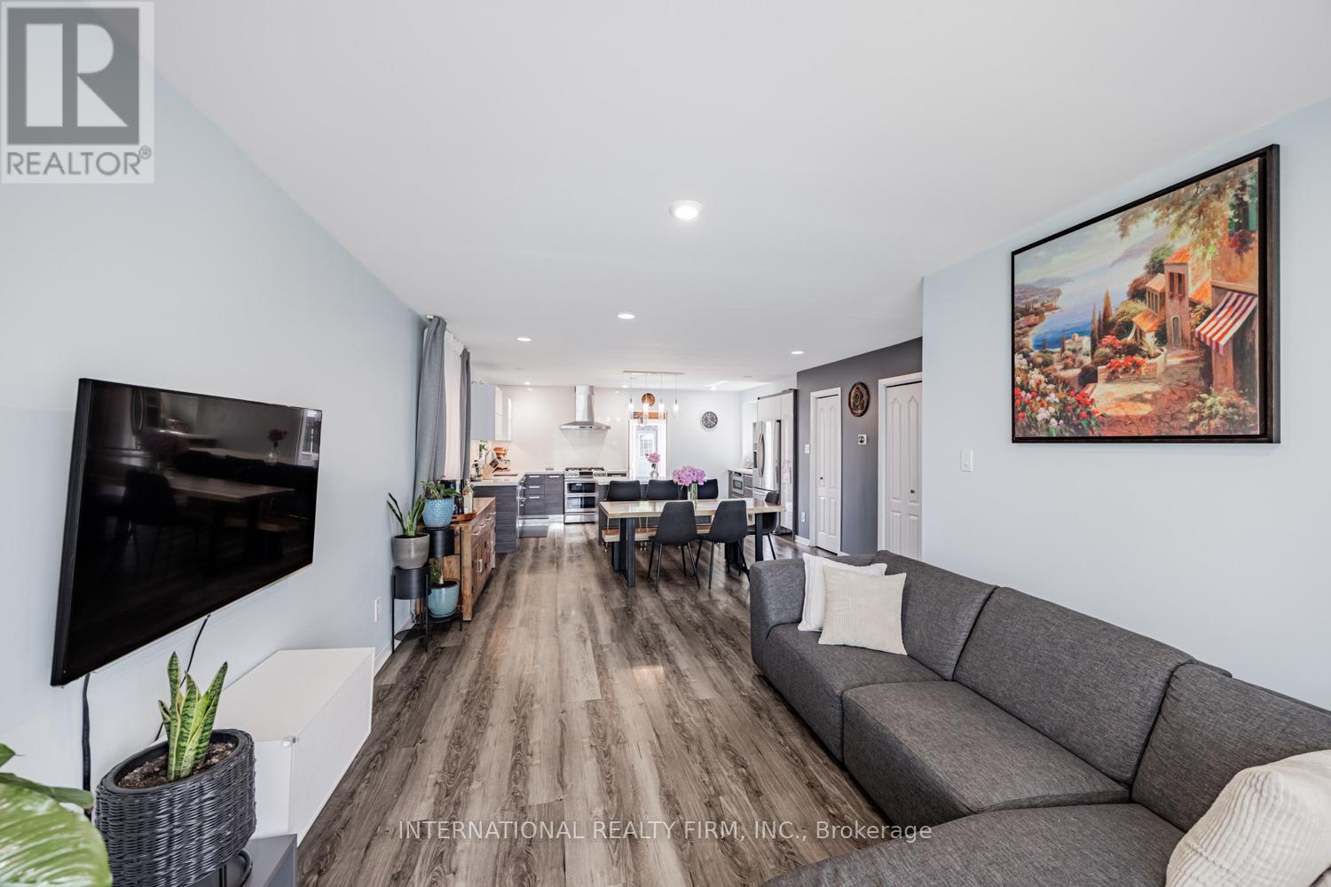 49 Lapp Street, Toronto (Rockcliffe-Smythe), Ontario  M6N 3W5 - Photo 8 - W12501520