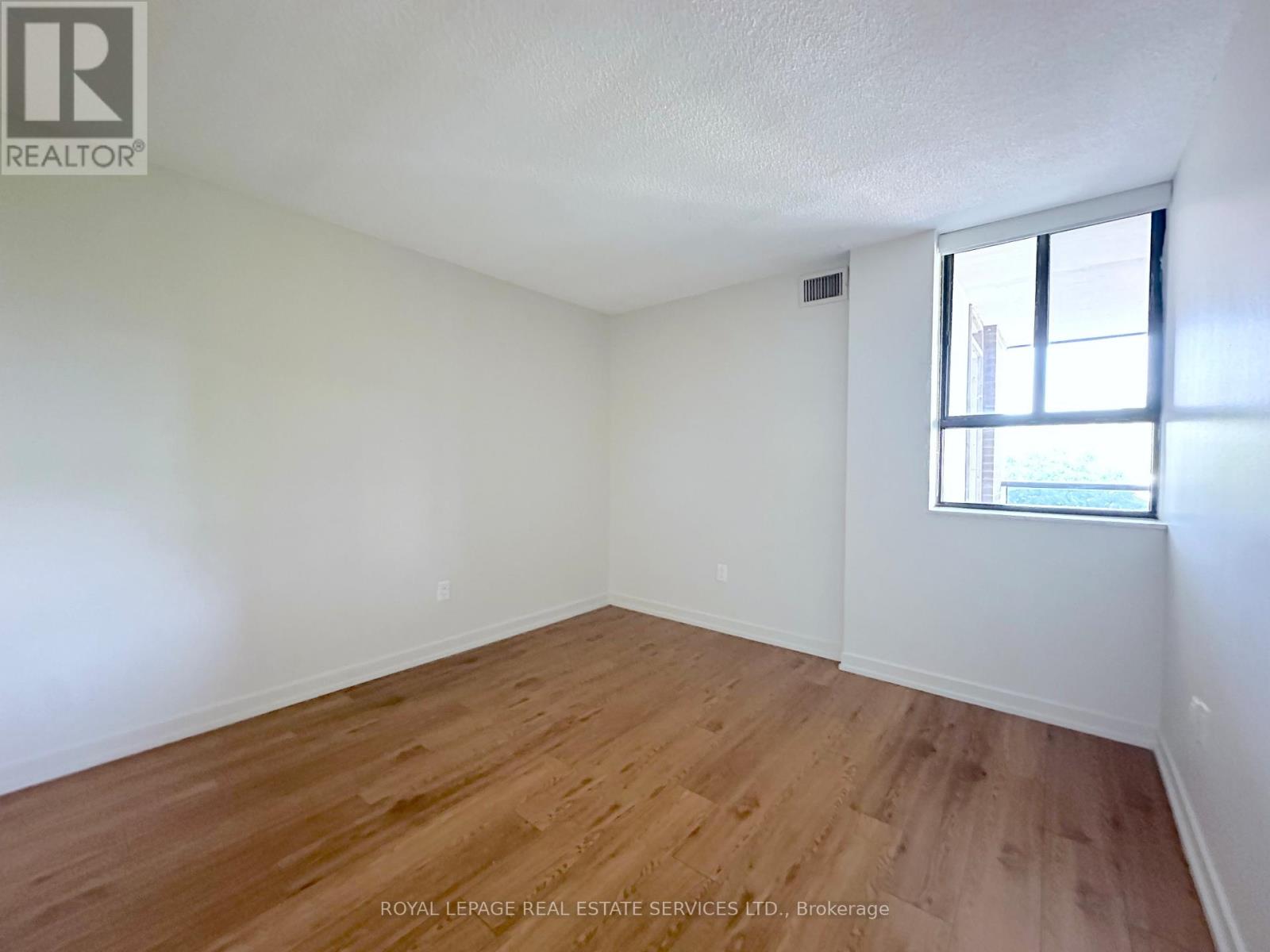 311 - 190 Clark Boulevard, Brampton, Ontario  L6T 4A8 - Photo 8 - W12501526