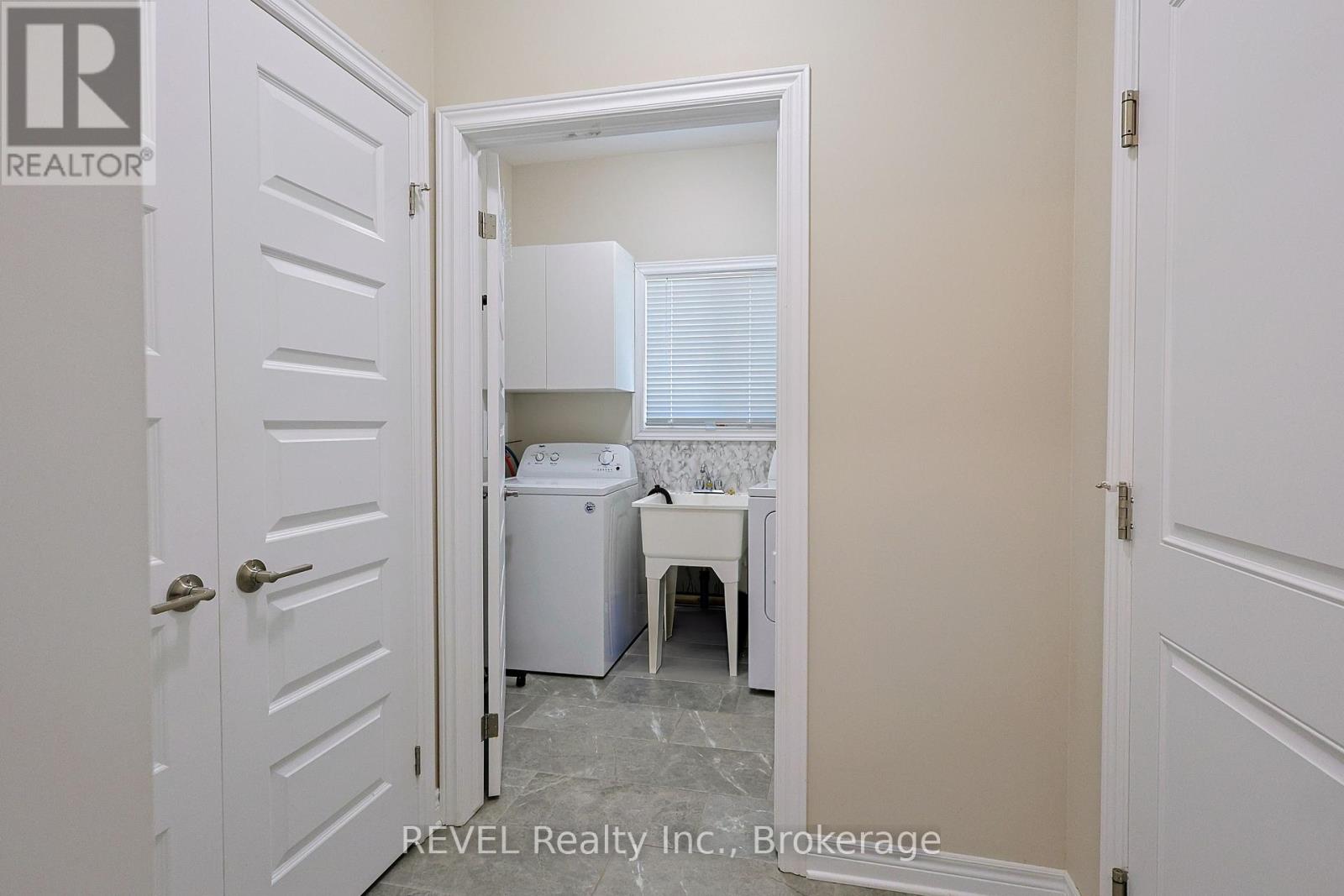 13 Cinnamon Street, Thorold (Rolling Meadows), Ontario  L2V 0B6 - Photo 11 - X12501560