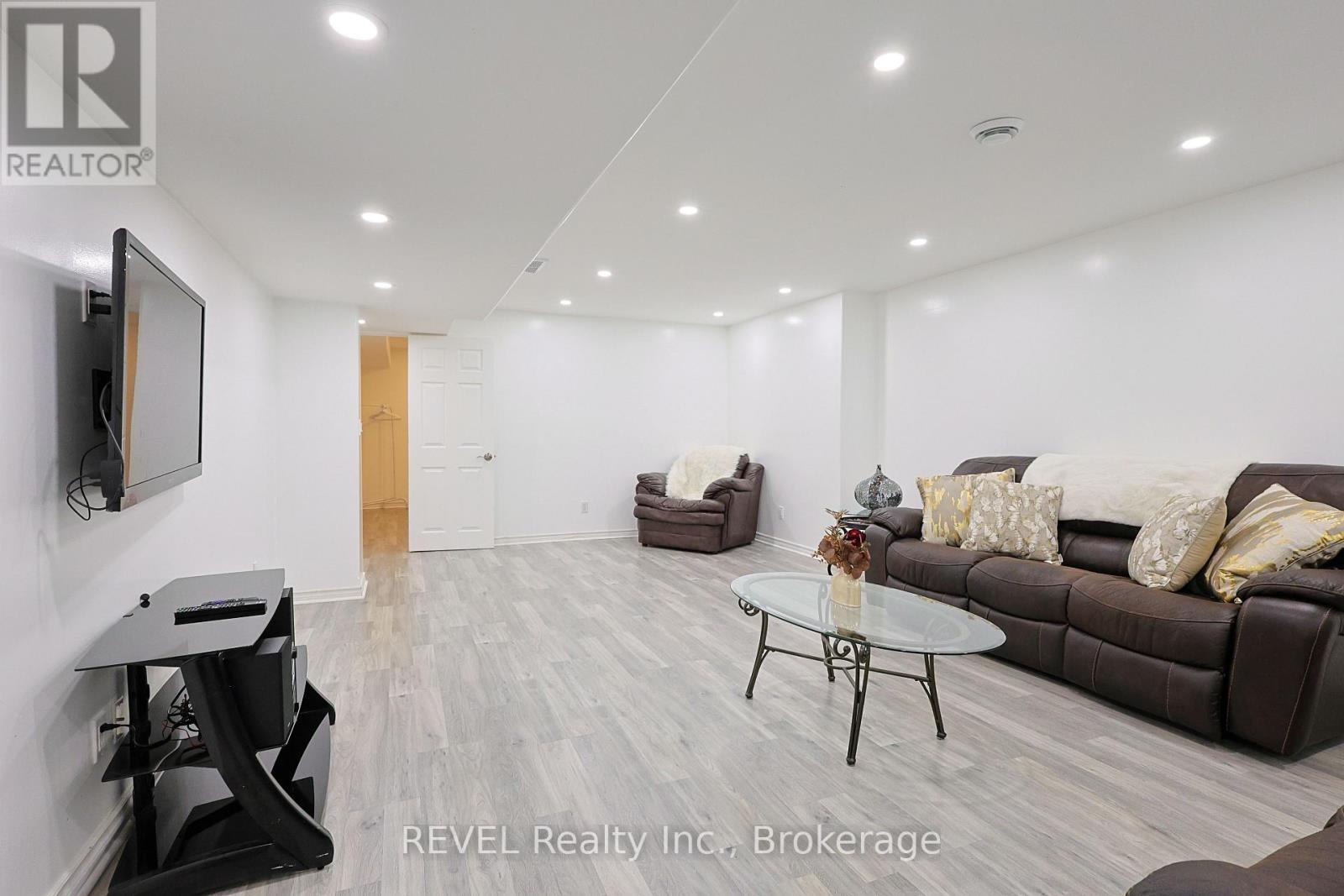 13 Cinnamon Street, Thorold (Rolling Meadows), Ontario  L2V 0B6 - Photo 34 - X12501560