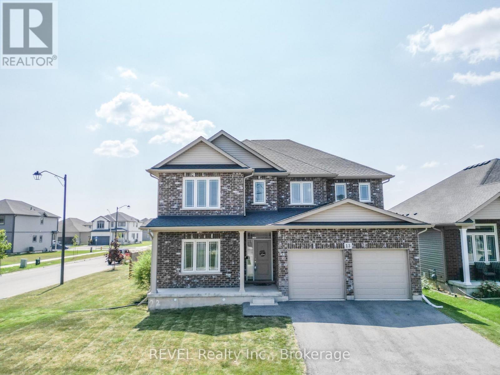 13 Cinnamon Street, Thorold (Rolling Meadows), Ontario  L2V 0B6 - Photo 5 - X12501560