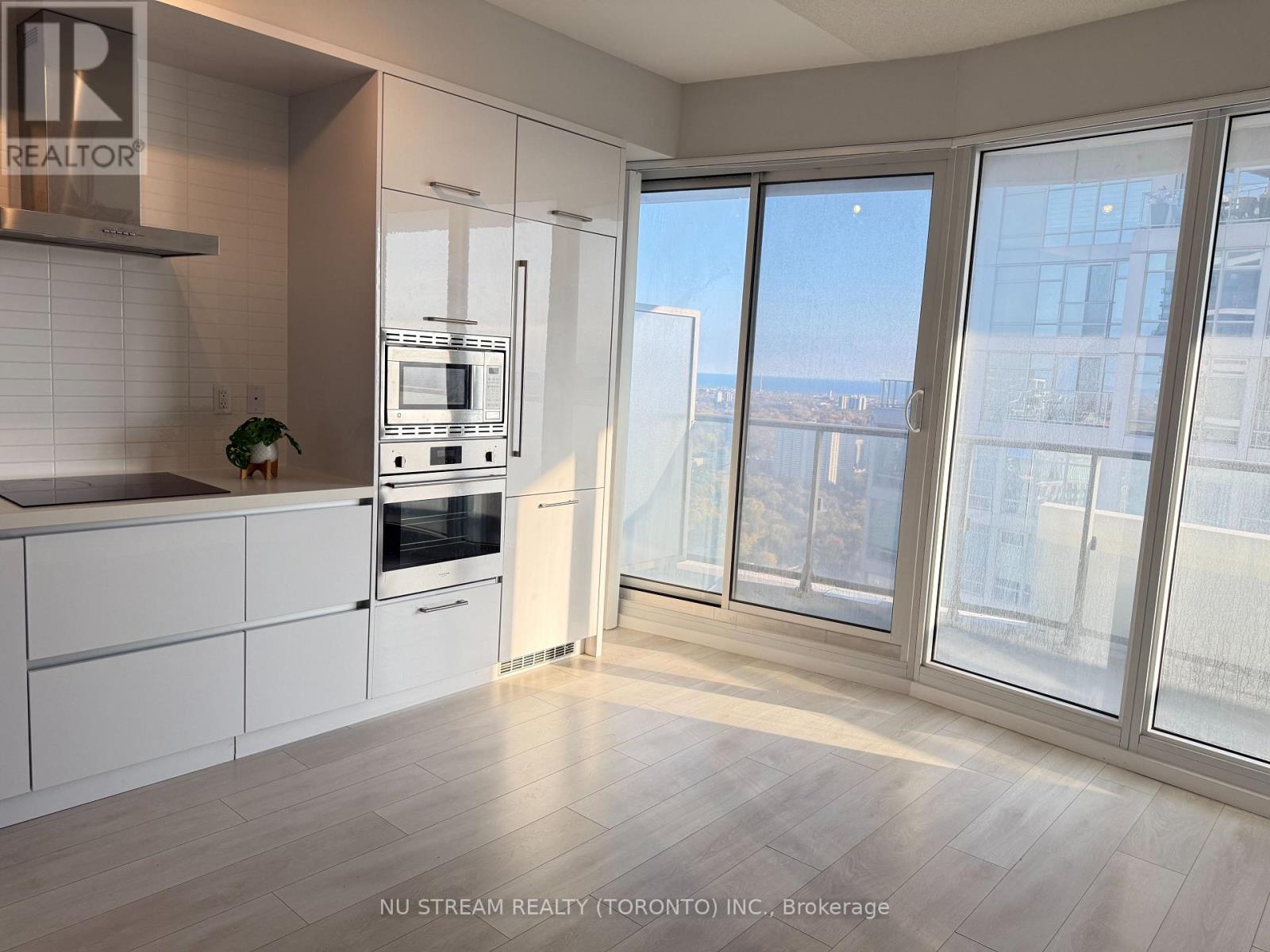 4005 - 2221 Yonge Street, Toronto, Ontario  M4S 0B8 - Photo 5 - C12425161