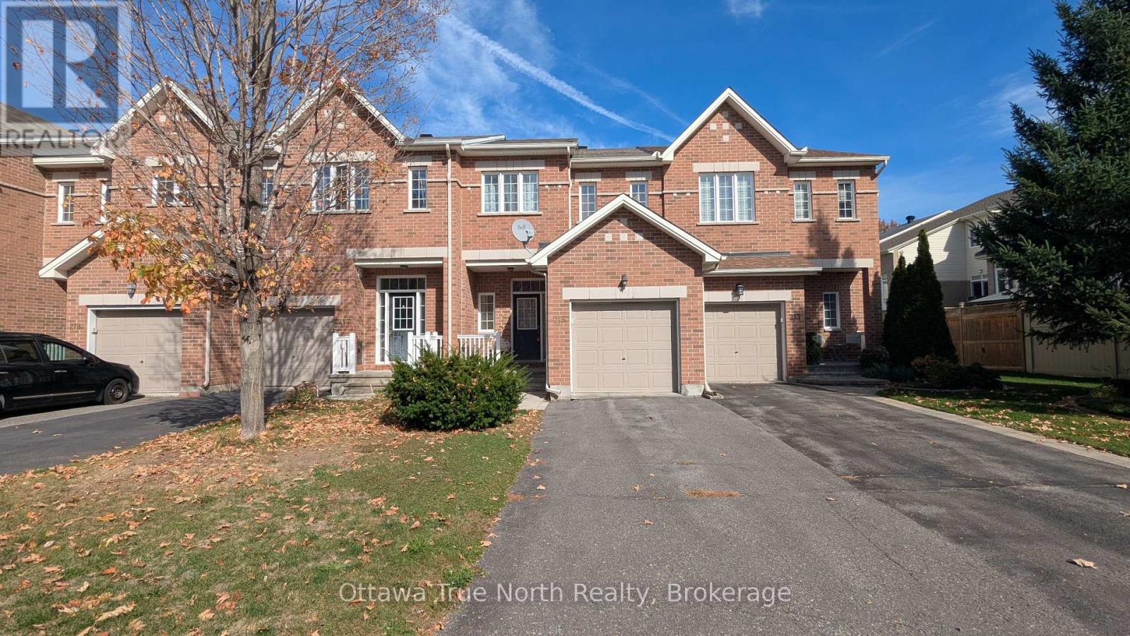 215 BADGELEY AVENUE, Ottawa, Ontario