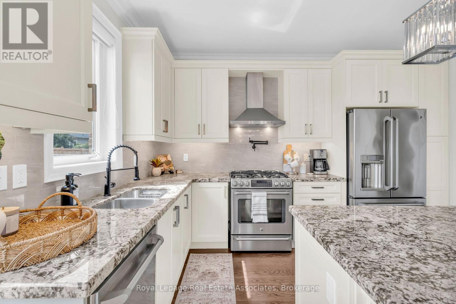 17 Mitchell Crescent, Mono, Ontario  L9W 6W6 - Photo 14 - X12501470