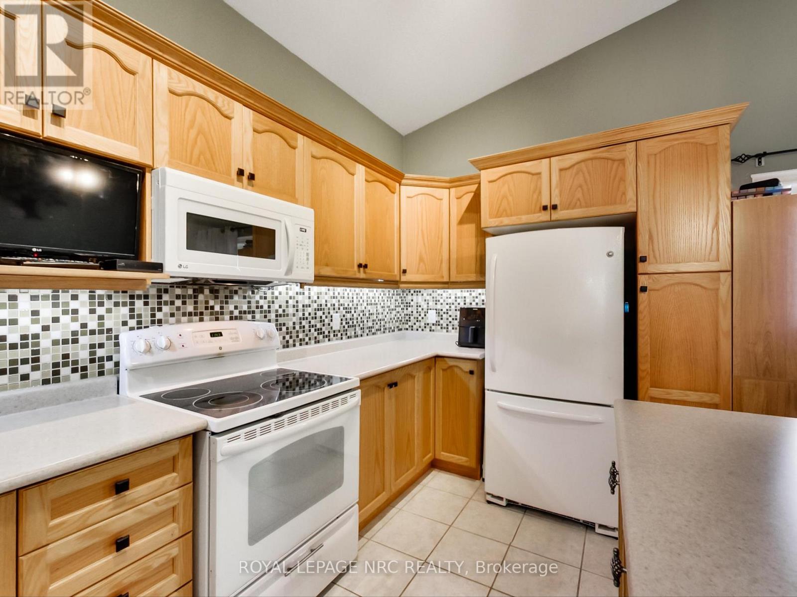 27 Cherry Avenue, West Lincoln, Ontario  L0R 2A0 - Photo 16 - X12501530