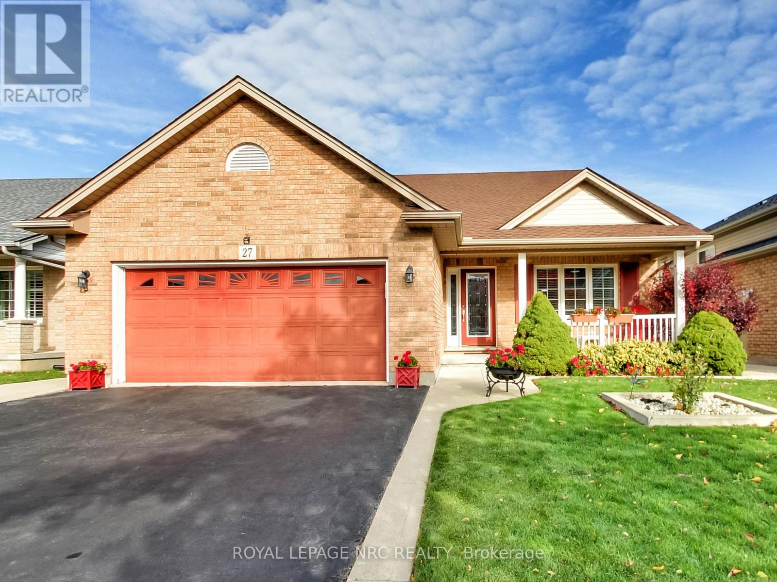 27 Cherry Avenue, West Lincoln, Ontario  L0R 2A0 - Photo 2 - X12501530