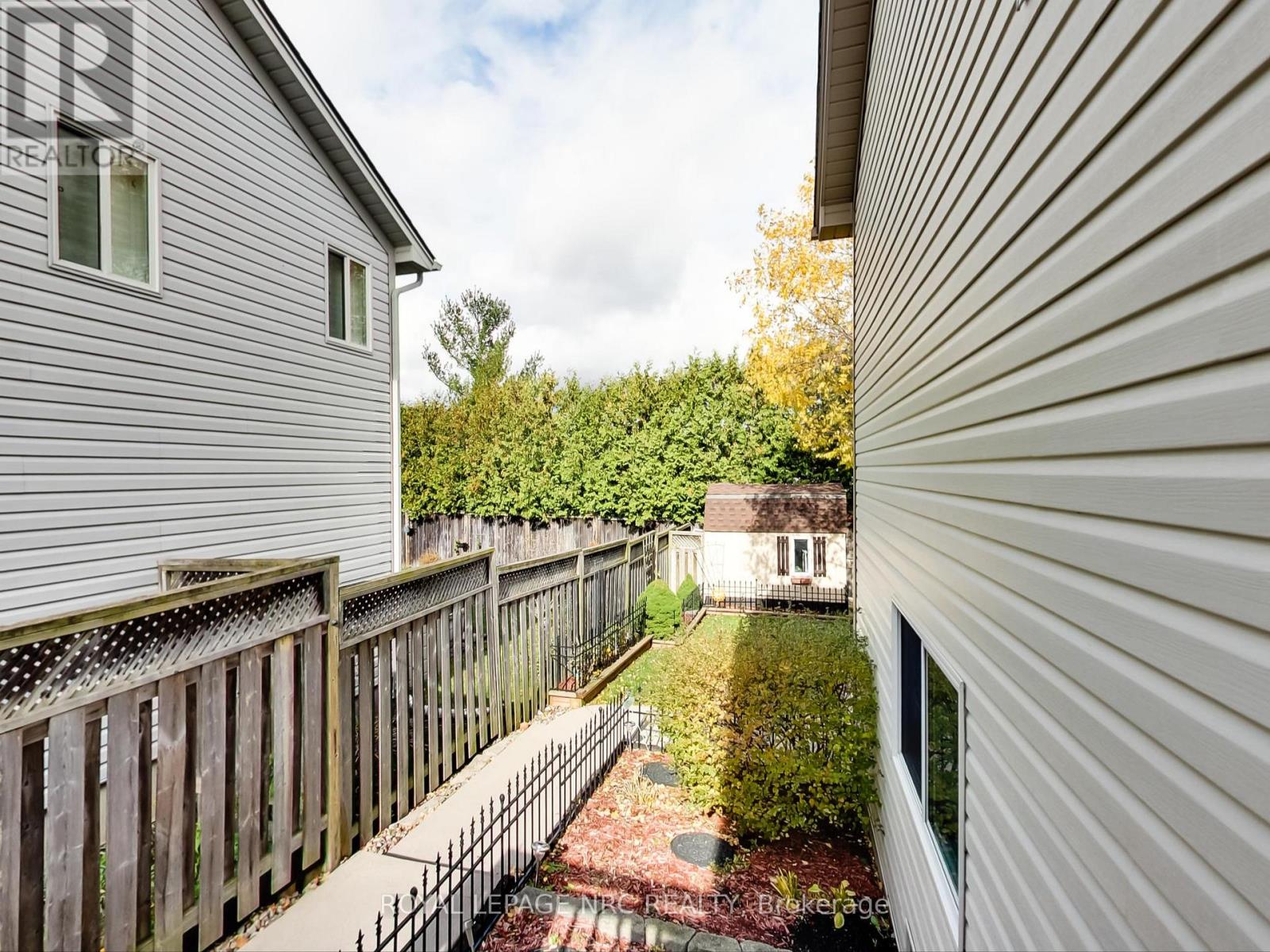 27 Cherry Avenue, West Lincoln, Ontario  L0R 2A0 - Photo 43 - X12501530