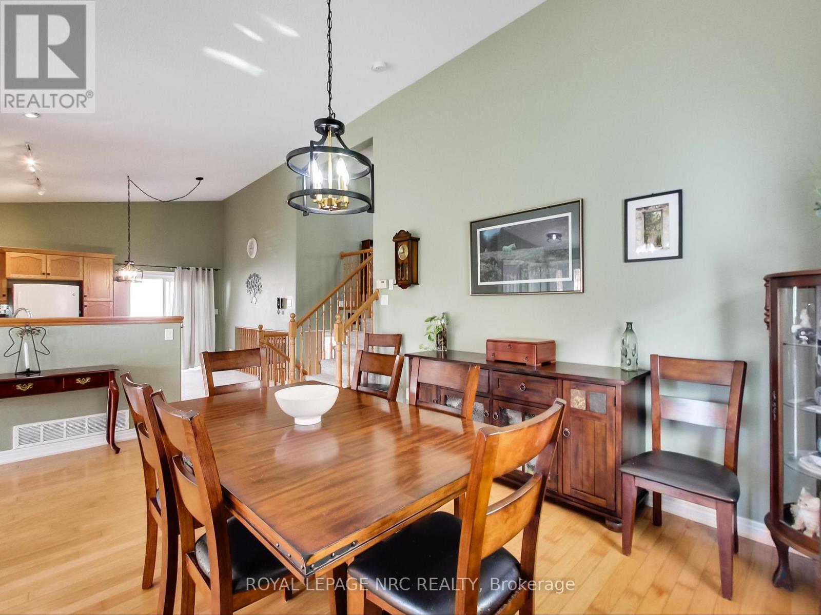 27 Cherry Avenue, West Lincoln, Ontario  L0R 2A0 - Photo 9 - X12501530