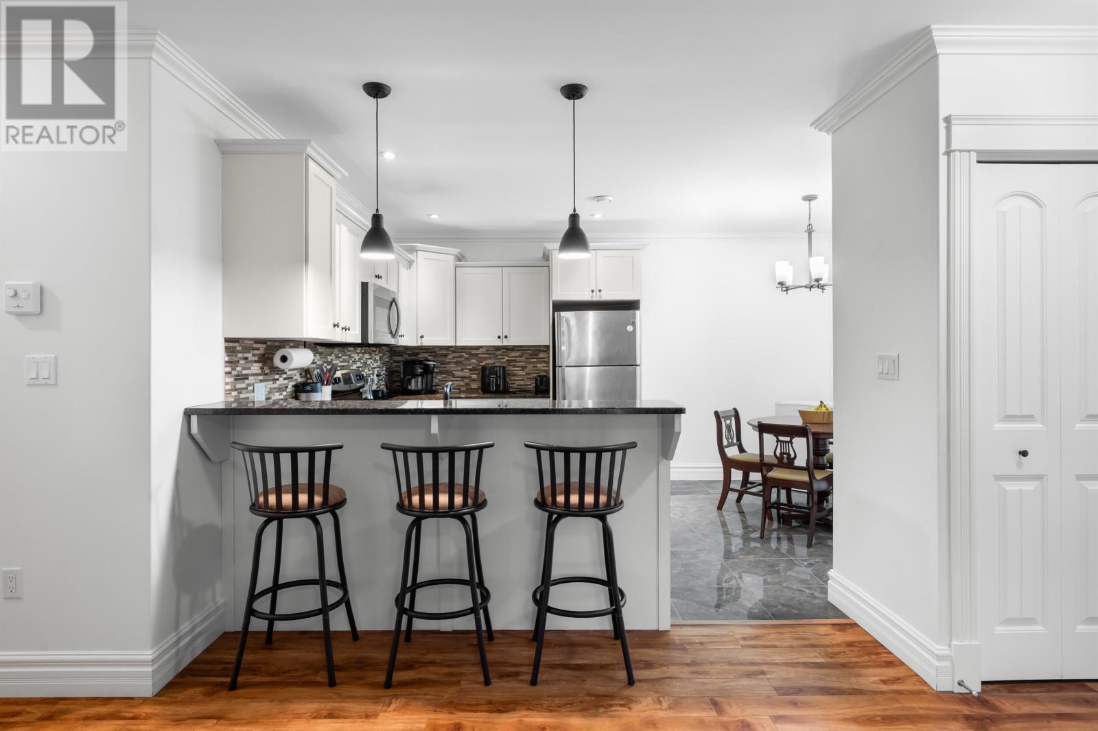 101 53 Glen Stewart Drive, Stratford, Prince Edward Island  C1B 2A8 - Photo 4 - 202527078