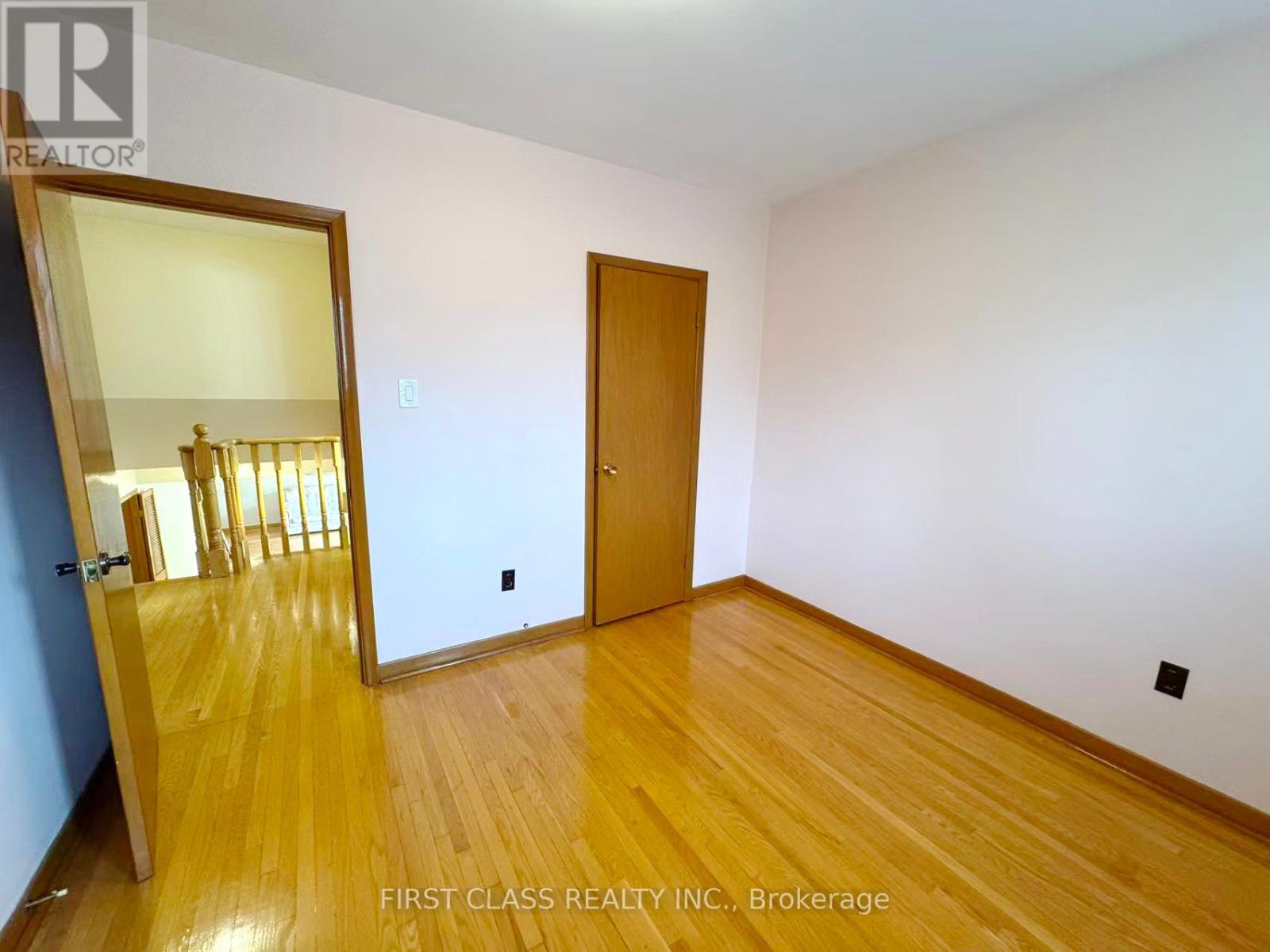 Upper Unit - 3277 Cardross Road, Mississauga, Ontario  L4X 2N4 - Photo 36 - W12458738