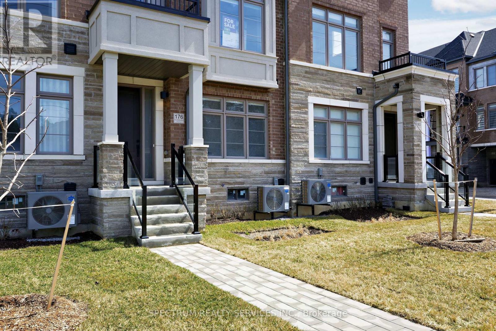 Blk 7-04 -176 De La Roche Drive, Vaughan (Vellore Village), Ontario  L4H 5G4 - Photo 2 - N12501538