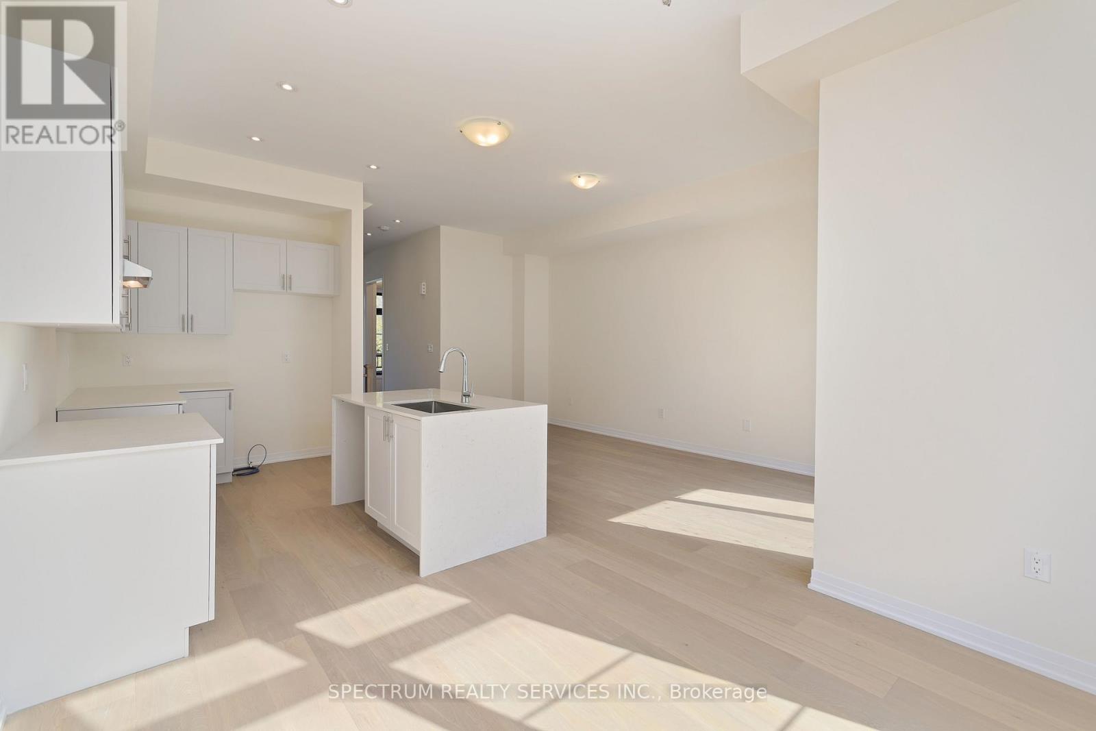 Blk 3-05 -74 De La Roche Drive, Vaughan, Ontario  L4H 5G4 - Photo 14 - N12501542