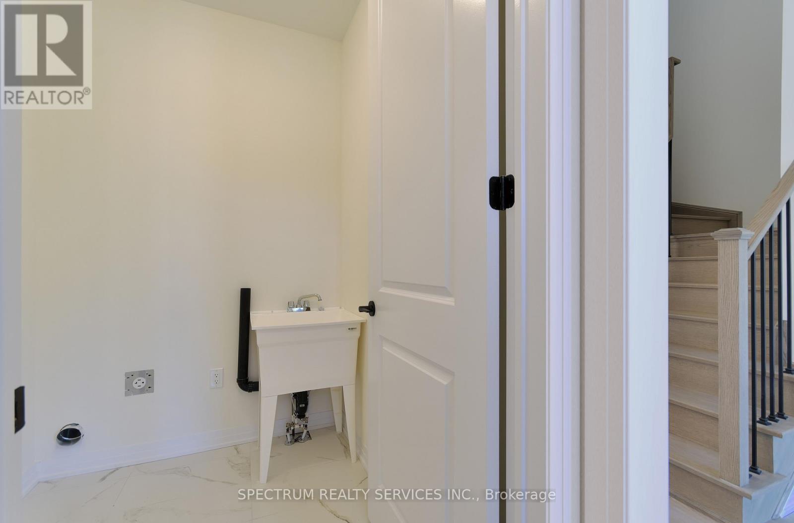 Blk 3-05 -74 De La Roche Drive, Vaughan, Ontario  L4H 5G4 - Photo 39 - N12501542