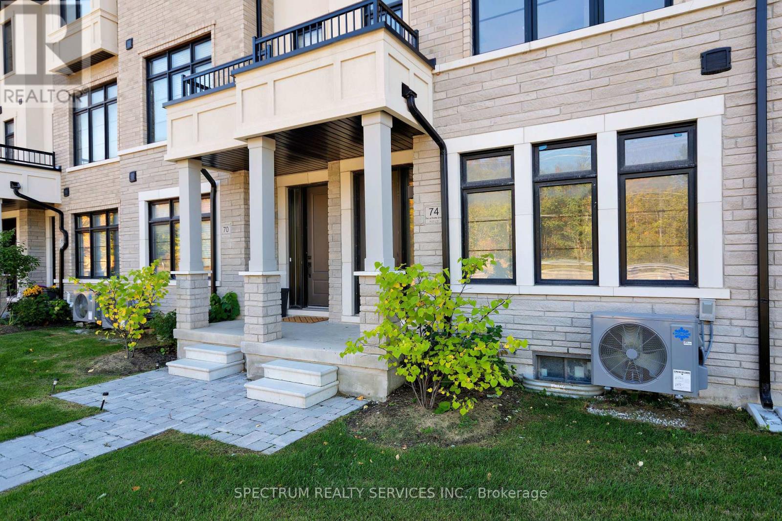 Blk 3-05 -74 De La Roche Drive, Vaughan, Ontario  L4H 5G4 - Photo 4 - N12501542