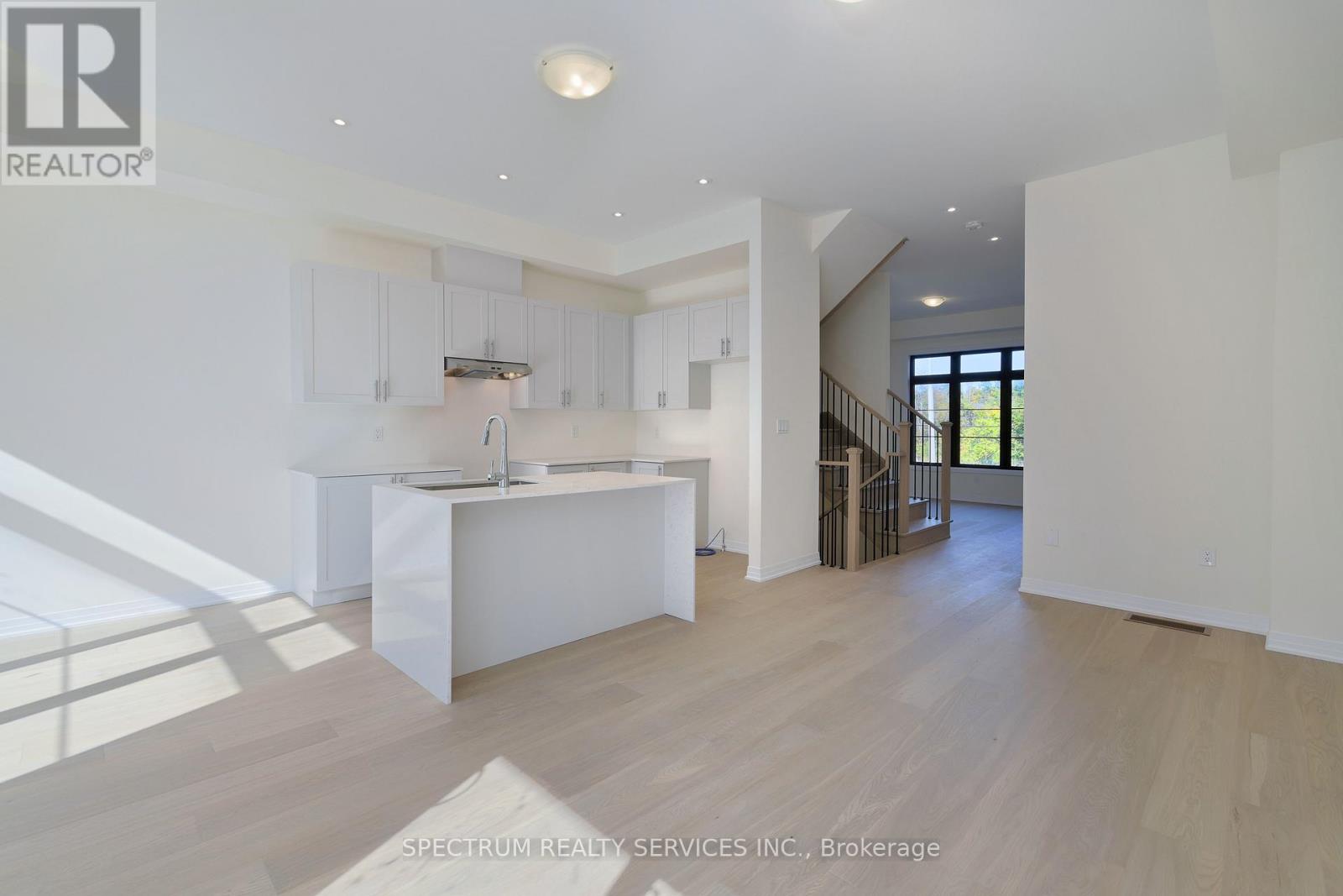 Blk 3-05 -74 De La Roche Drive, Vaughan, Ontario  L4H 5G4 - Photo 9 - N12501542