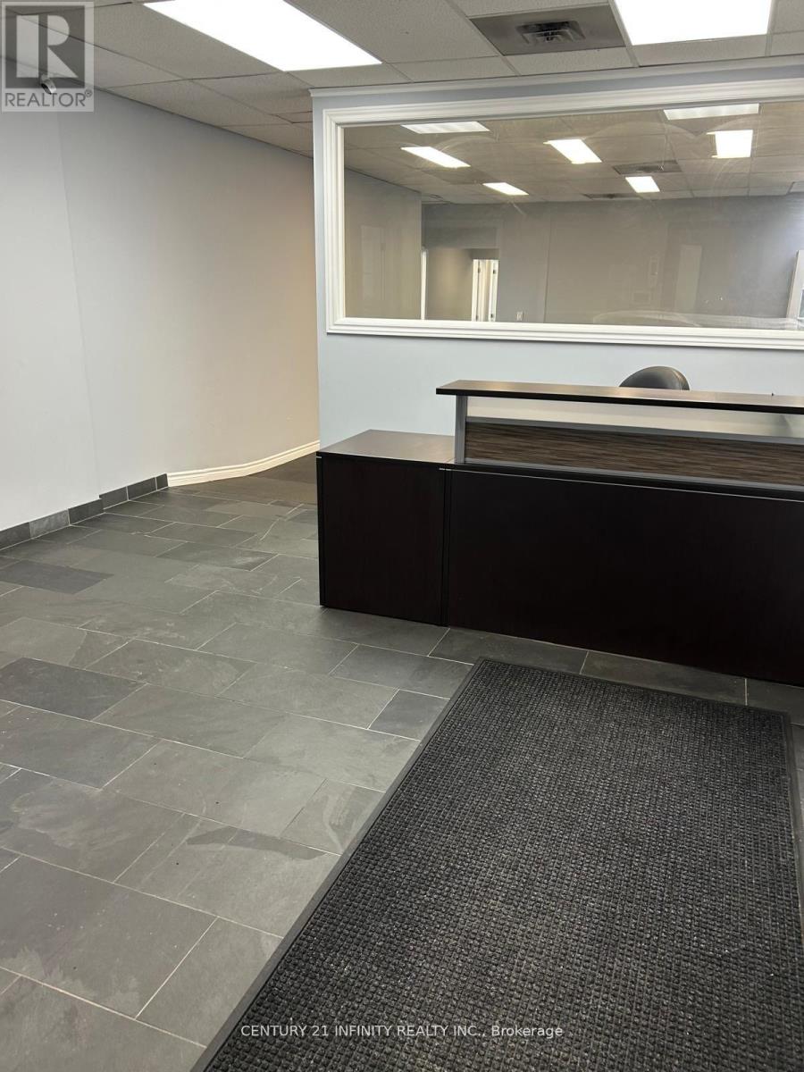 209 - 323 Kerr Street, Oakville (Co Central), Ontario  L6K 3B6 - Photo 2 - W12501608