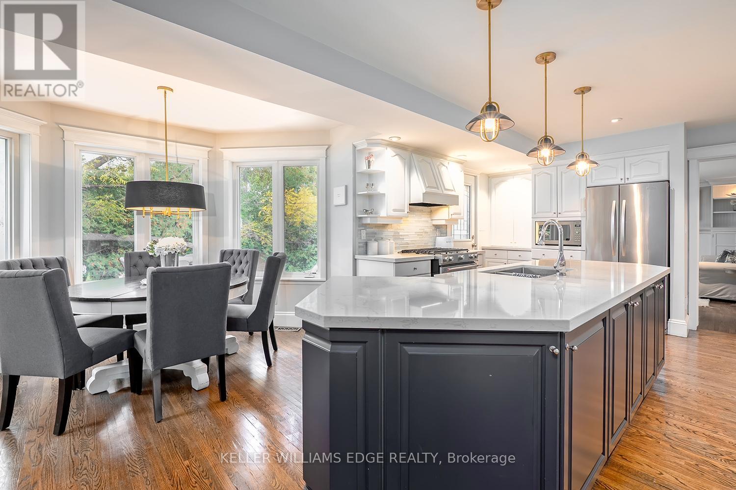 359 Camelot Court, Burlington, Ontario  L7L 2G2 - Photo 14 - W12501548