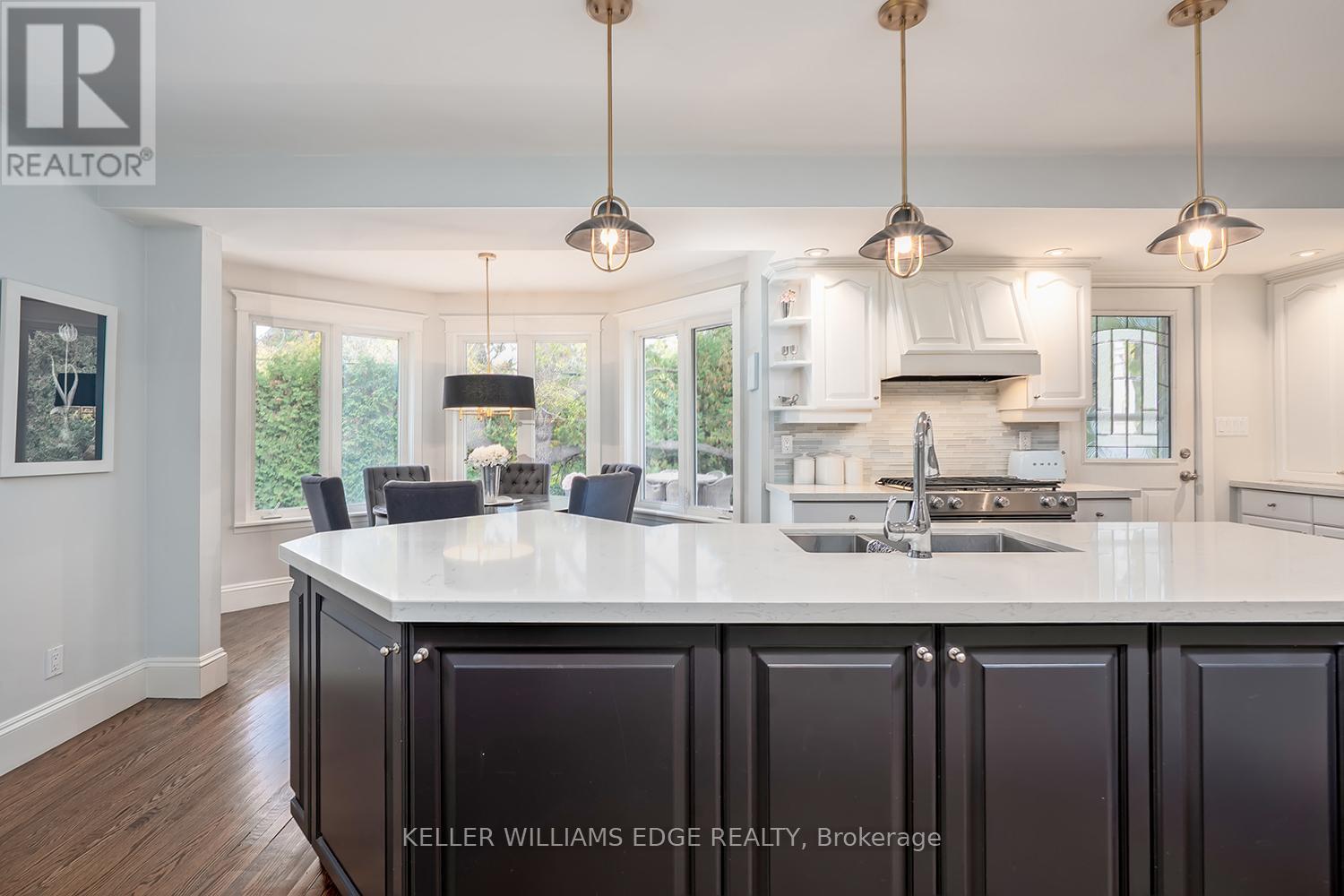 359 Camelot Court, Burlington, Ontario  L7L 2G2 - Photo 15 - W12501548