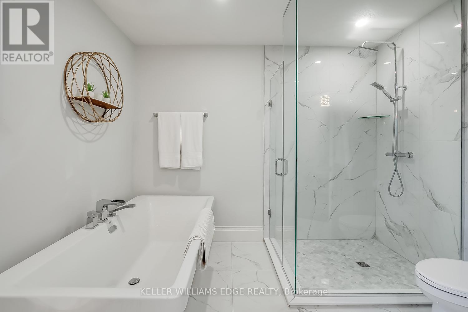 359 Camelot Court, Burlington, Ontario  L7L 2G2 - Photo 26 - W12501548