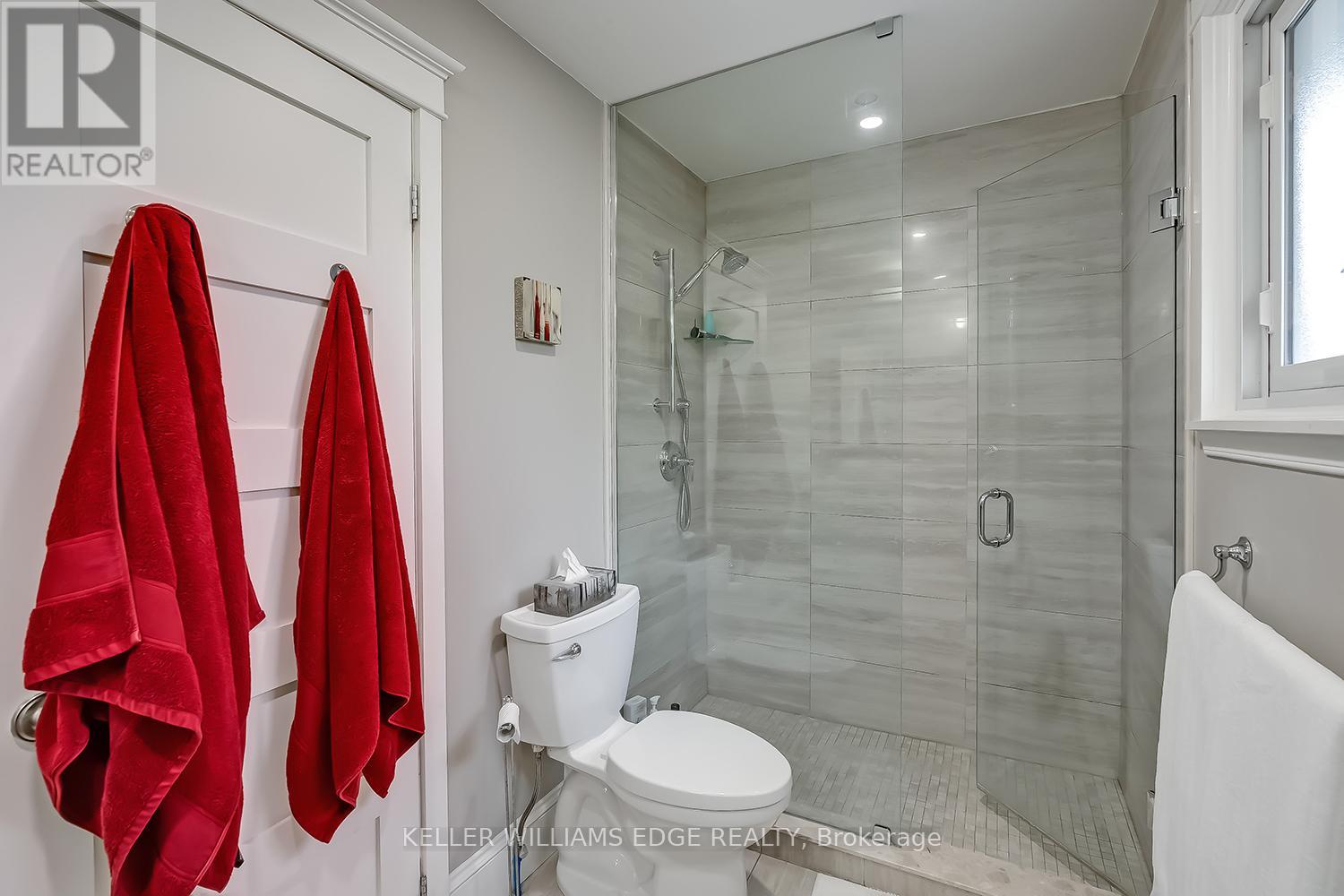 359 Camelot Court, Burlington, Ontario  L7L 2G2 - Photo 33 - W12501548