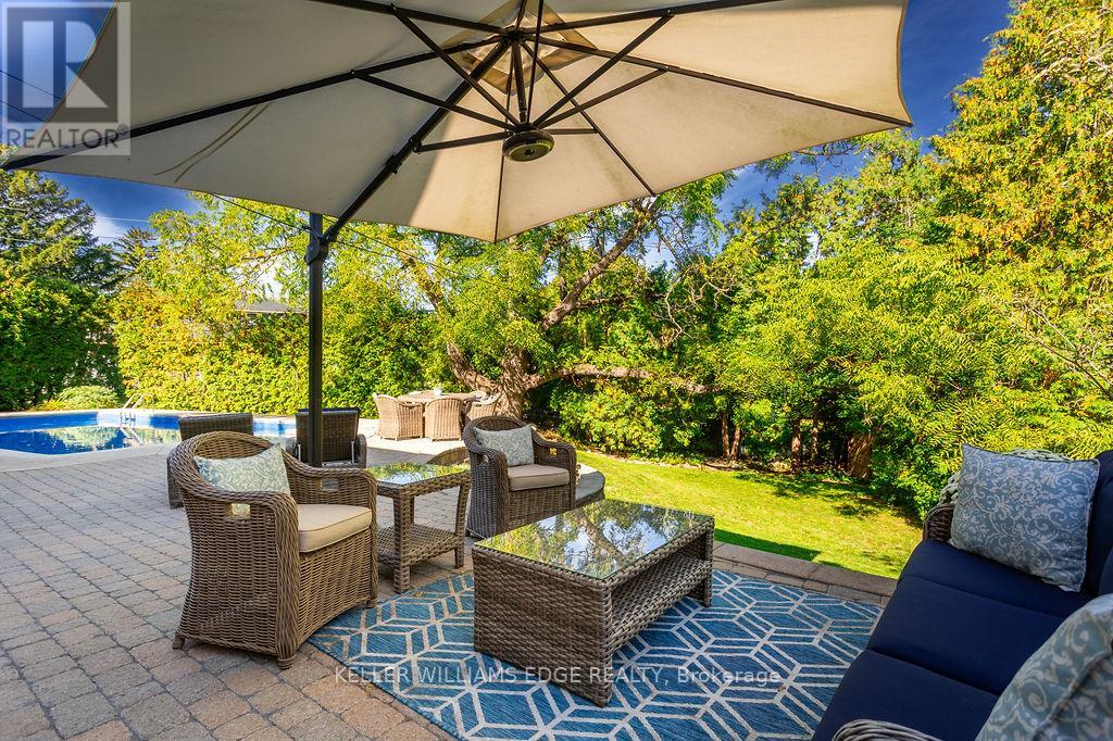 359 Camelot Court, Burlington, Ontario  L7L 2G2 - Photo 5 - W12501548