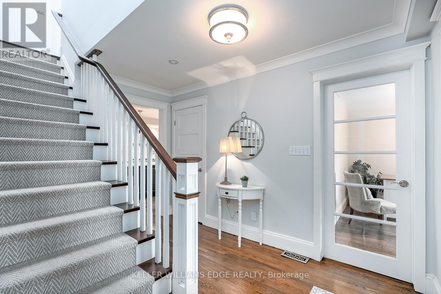 359 Camelot Court, Burlington, Ontario  L7L 2G2 - Photo 6 - W12501548