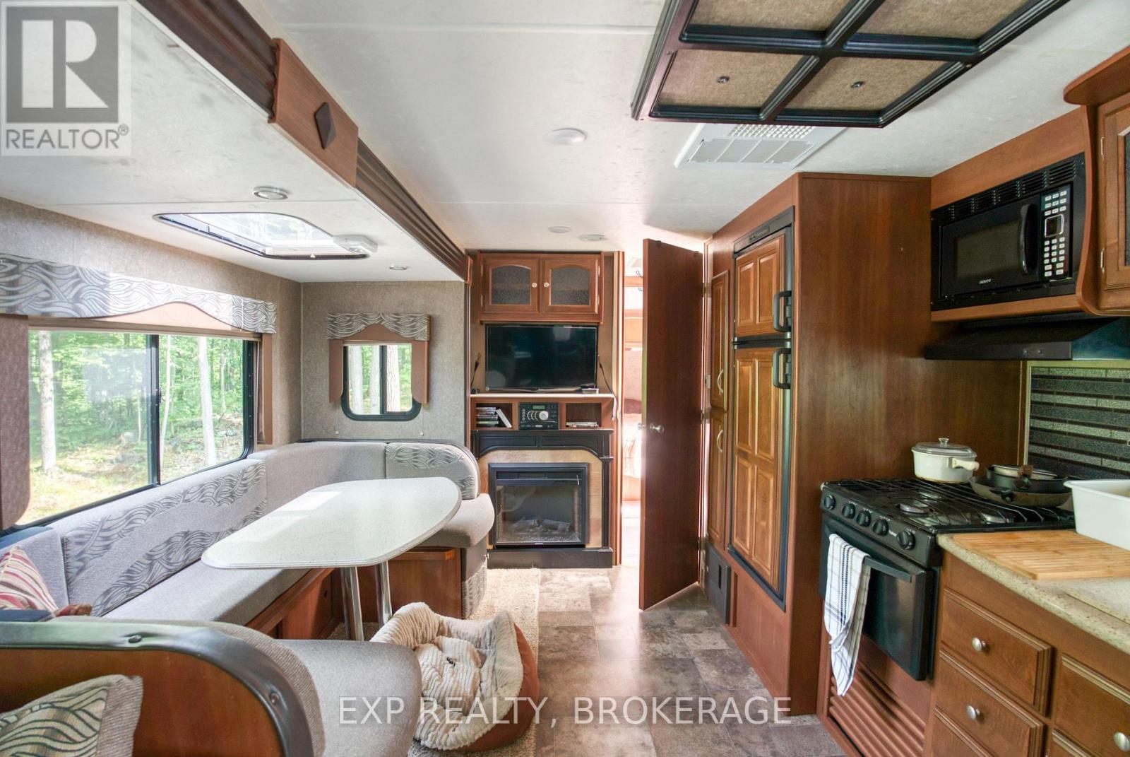 1267 Crow Lake Road, Frontenac (Frontenac Centre), Ontario  K0H 2B0 - Photo 18 - X12501580