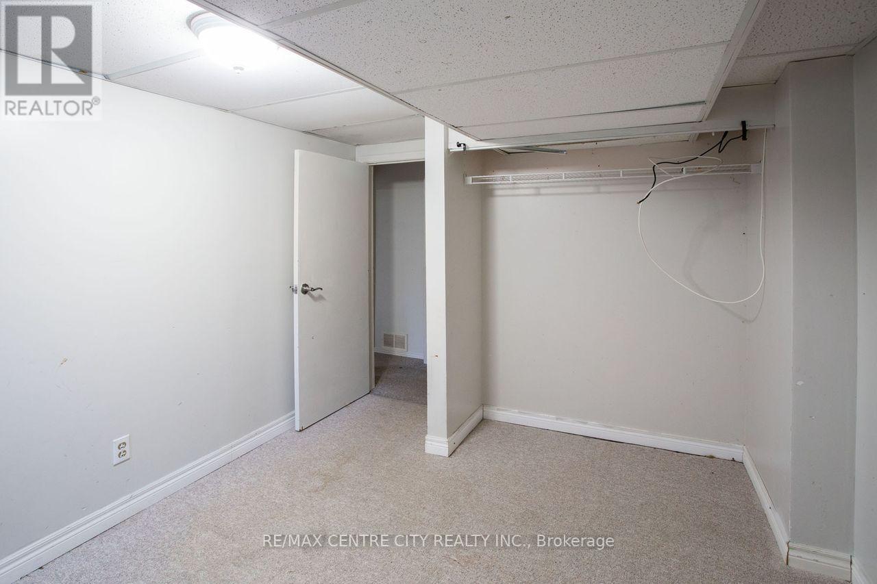 470 Three Valleys Crescent, London South, Ontario  N5Z 3E7 - Photo 39 - X12501584