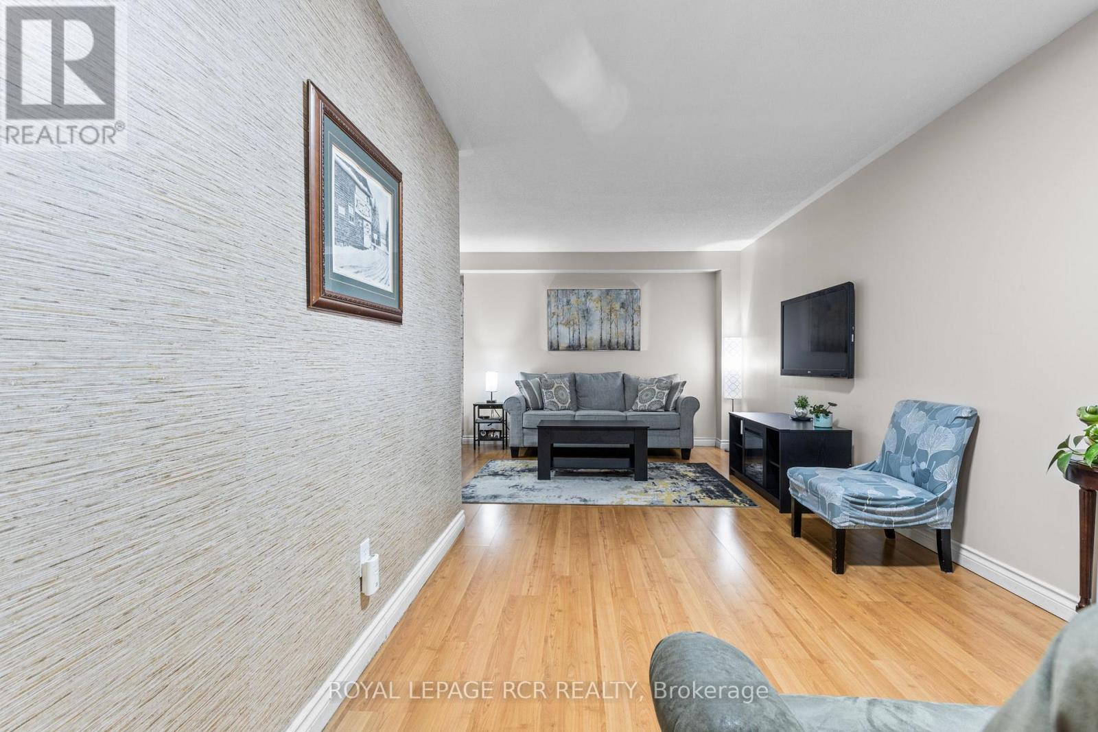 120 Howard Crescent, Orangeville, Ontario L9W 4W2 - Photo 6 - W12373160