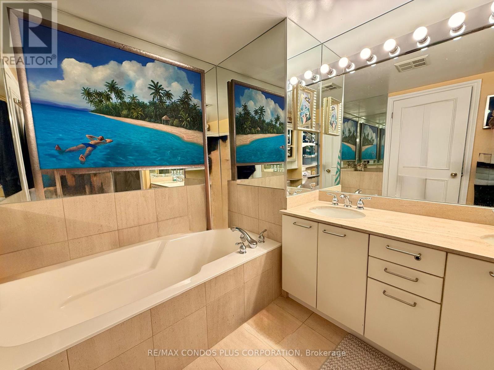 4405 - 1 Palace Pier Court, Toronto, Ontario  M8V 3W9 - Photo 22 - W12501318