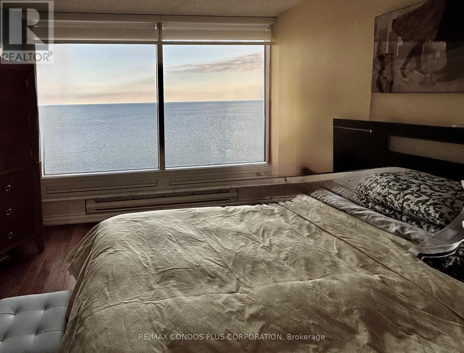 4405 - 1 Palace Pier Court, Toronto, Ontario  M8V 3W9 - Photo 26 - W12501318