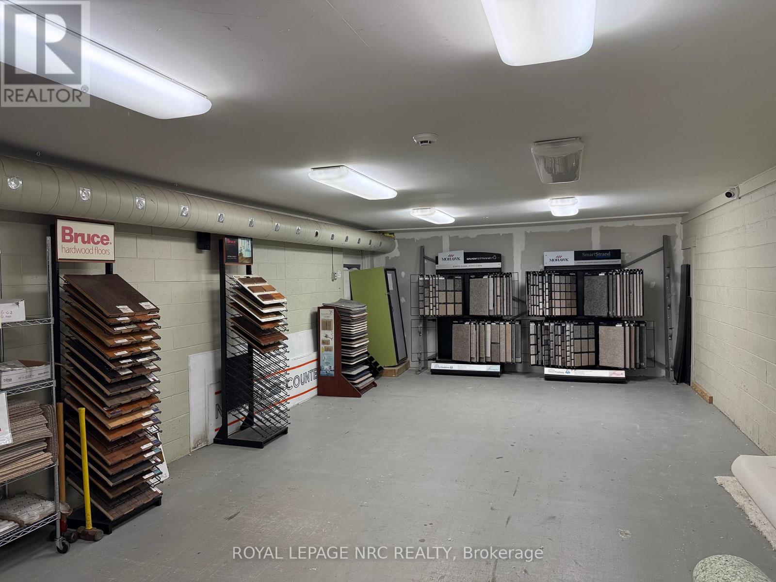 6102 Perkins Street, Niagara Falls, Ontario  L2E 5R8 - Photo 13 - X12484389