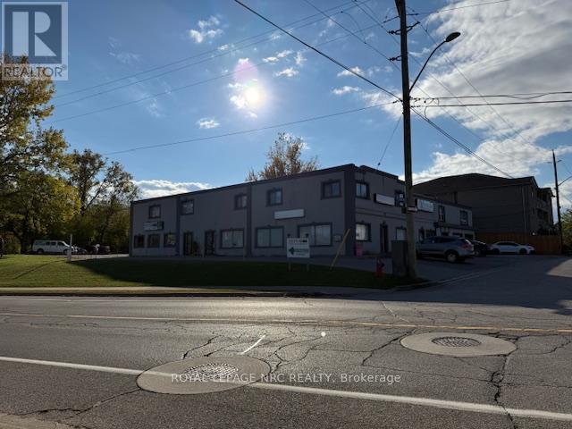 6102 Perkins Street, Niagara Falls, Ontario  L2E 5R8 - Photo 2 - X12484389