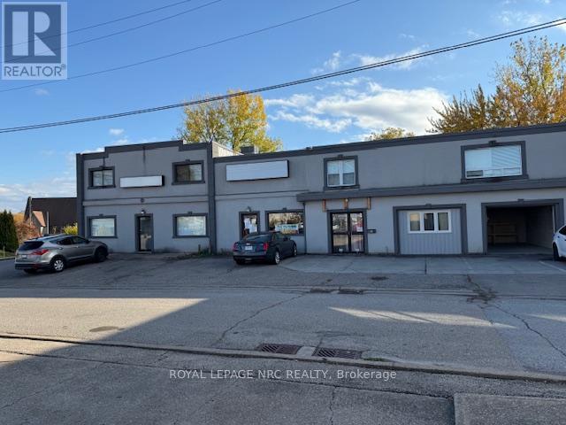 6102 Perkins Street, Niagara Falls, Ontario  L2E 5R8 - Photo 3 - X12484389