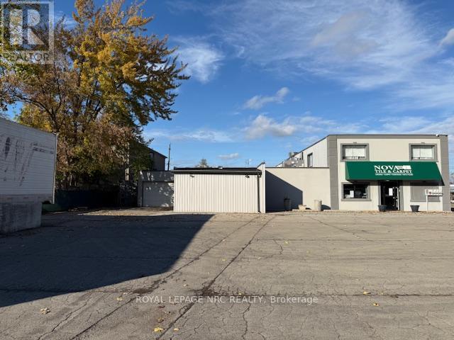 6102 Perkins Street, Niagara Falls, Ontario  L2E 5R8 - Photo 7 - X12484389