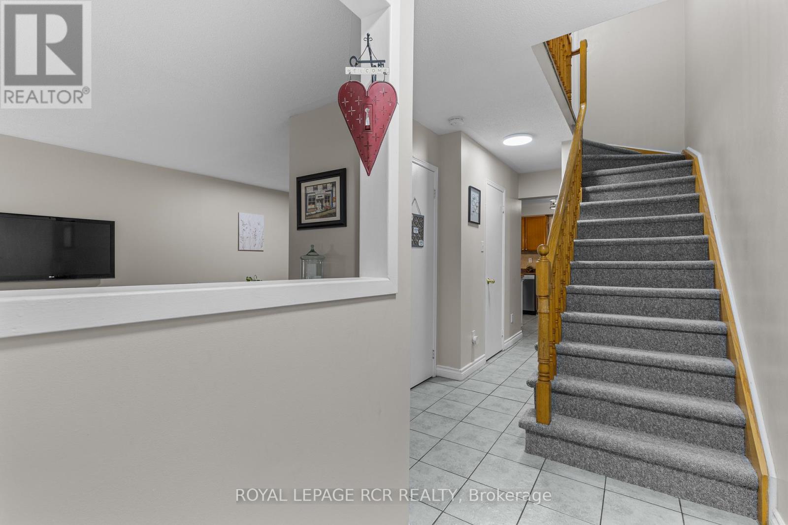 120 Howard Crescent, Orangeville, Ontario L9W 4W2 - Photo 13 - W12373160