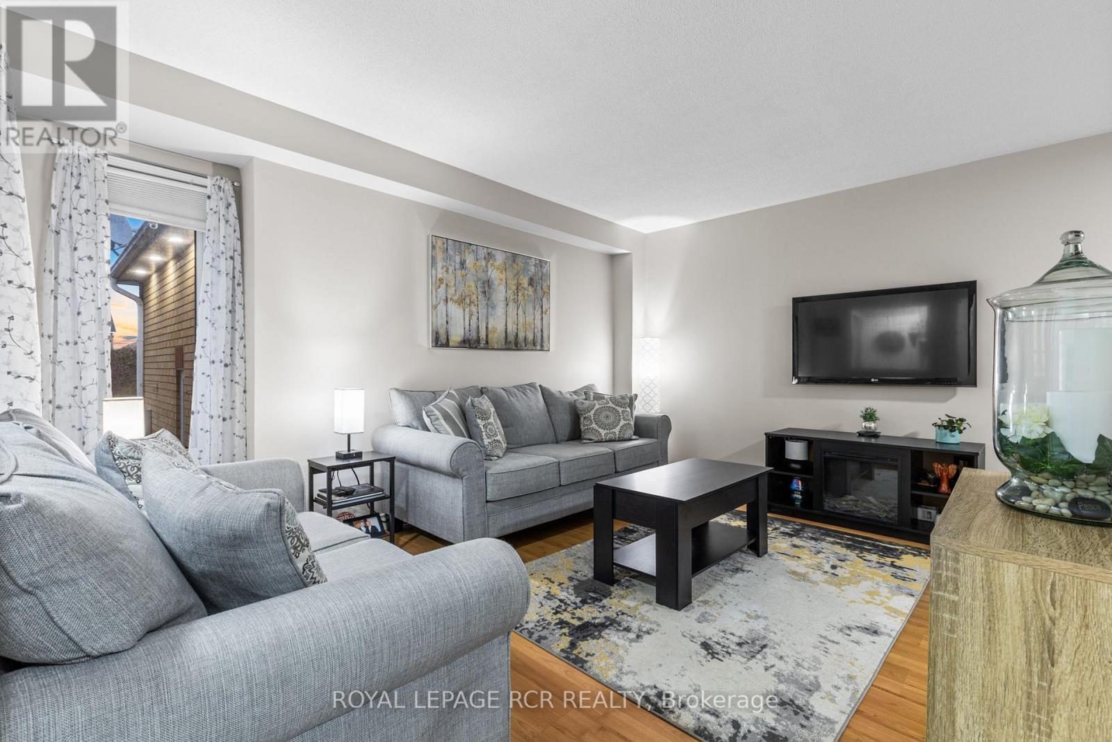 120 Howard Crescent, Orangeville, Ontario L9W 4W2 - Photo 4 - W12373160