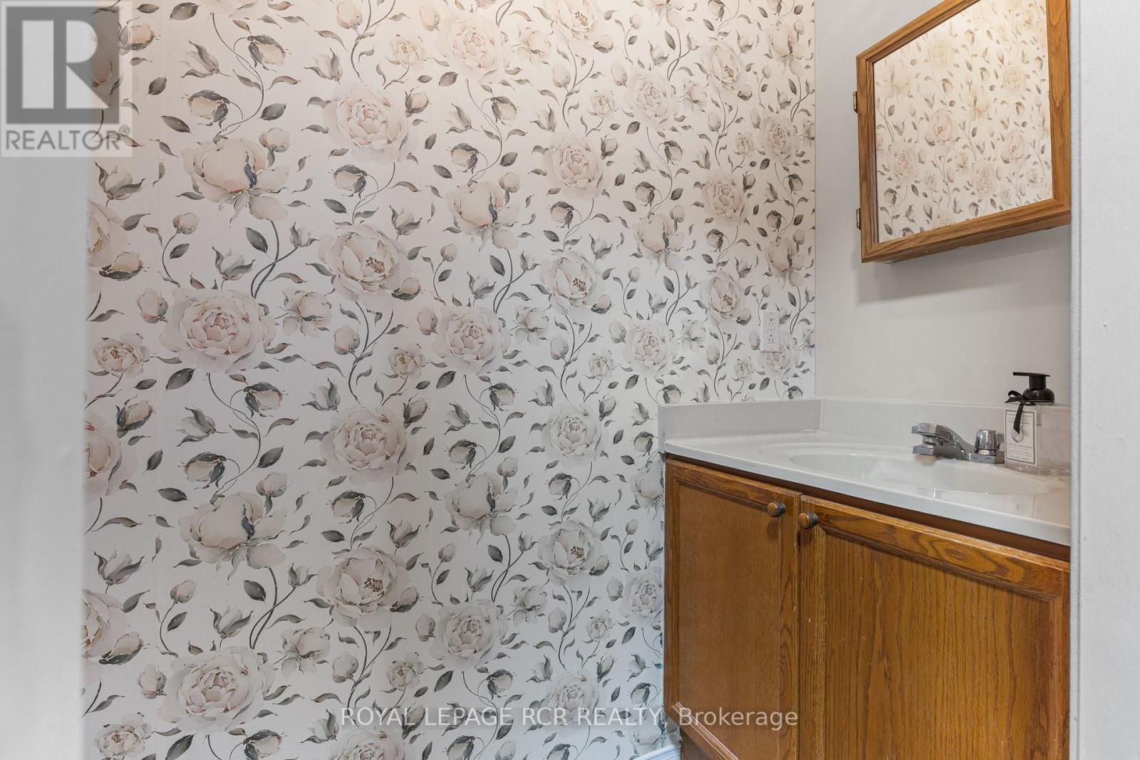 120 Howard Crescent, Orangeville, Ontario L9W 4W2 - Photo 14 - W12373160