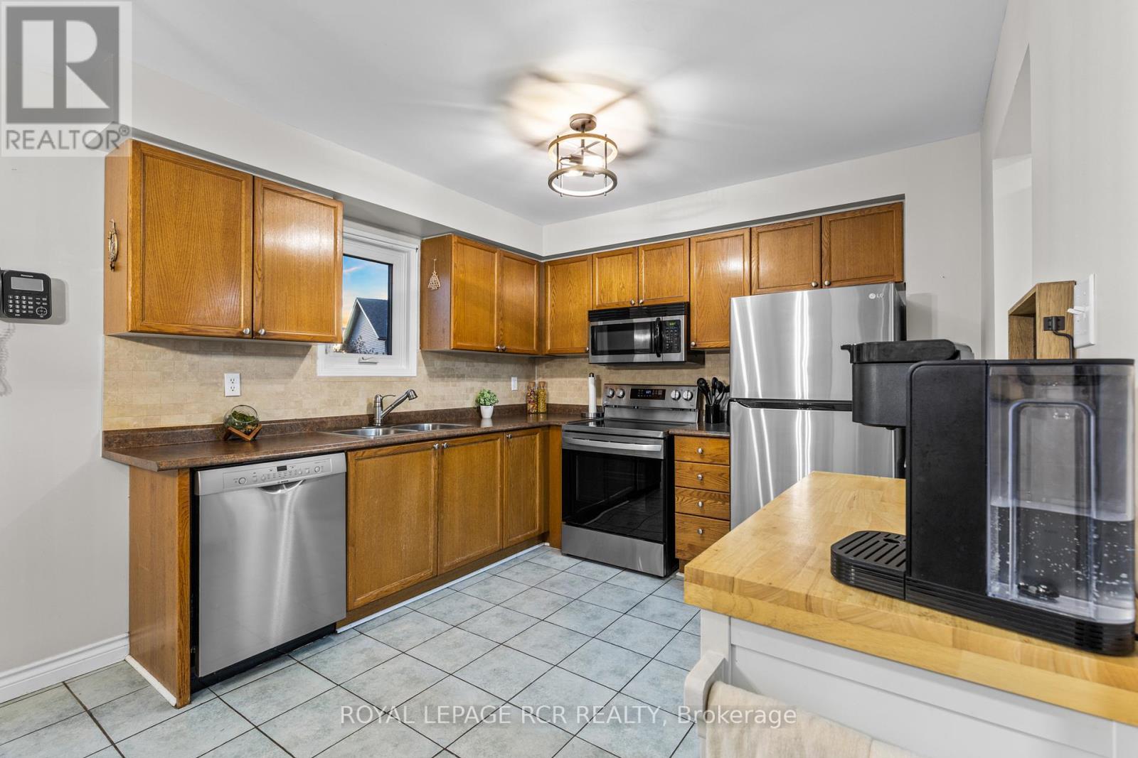 120 Howard Crescent, Orangeville, Ontario L9W 4W2 - Photo 8 - W12373160