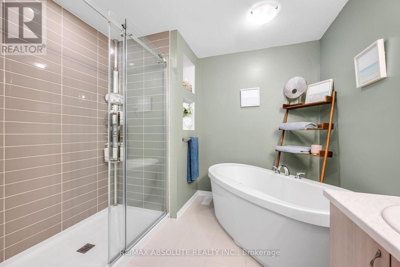 302 Haliburton Heights, Ottawa, Ontario  K2S 1S3 - Photo 37 - X12501606