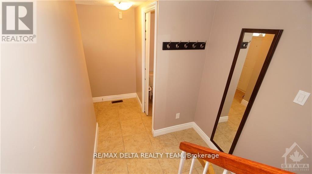 5 Stamford Private, Ottawa, Ontario  K1T 3J2 - Photo 3 - X12501650