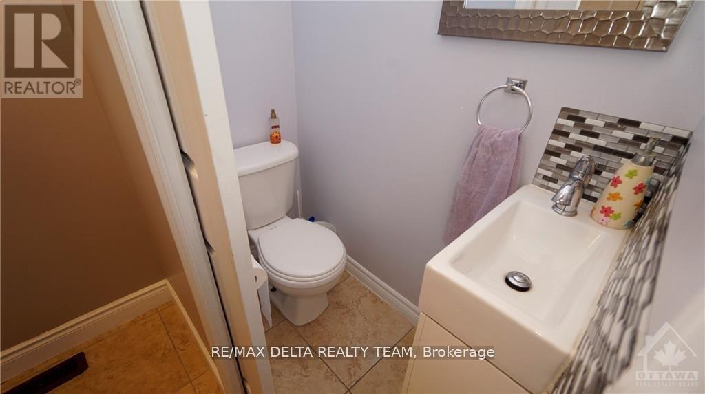 5 Stamford Private, Ottawa, Ontario  K1T 3J2 - Photo 4 - X12501650