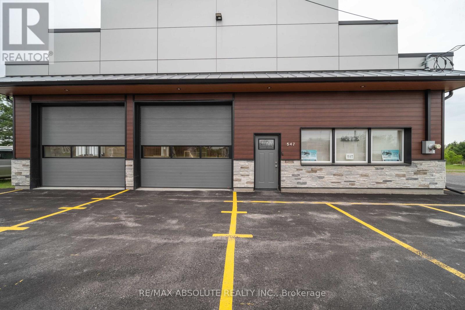 547 County Rd 9 Road, Alfred And Plantagenet, Ontario  K0B 1L0 - Photo 2 - X12501662