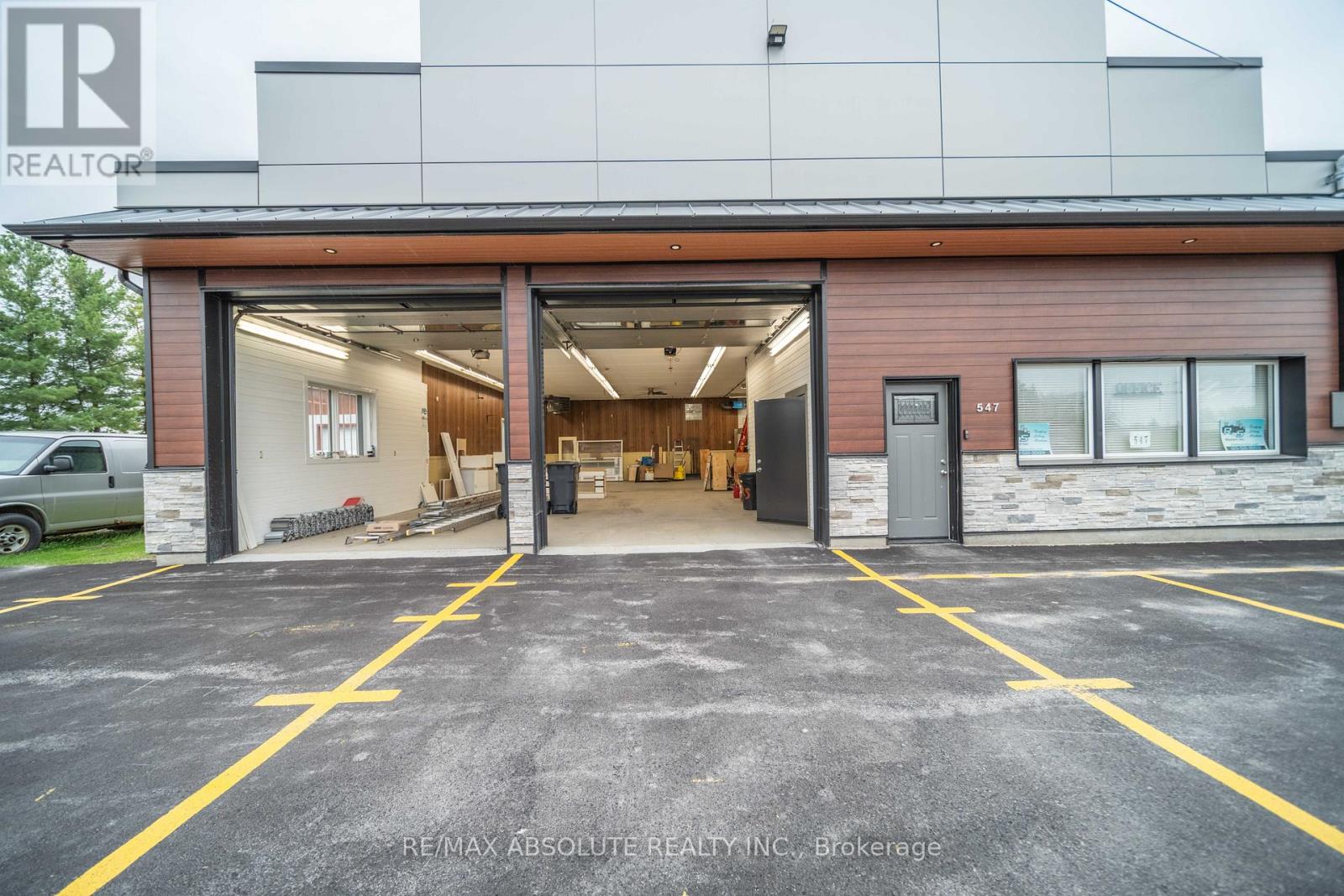 547 County Rd 9 Road, Alfred And Plantagenet, Ontario  K0B 1L0 - Photo 5 - X12501662