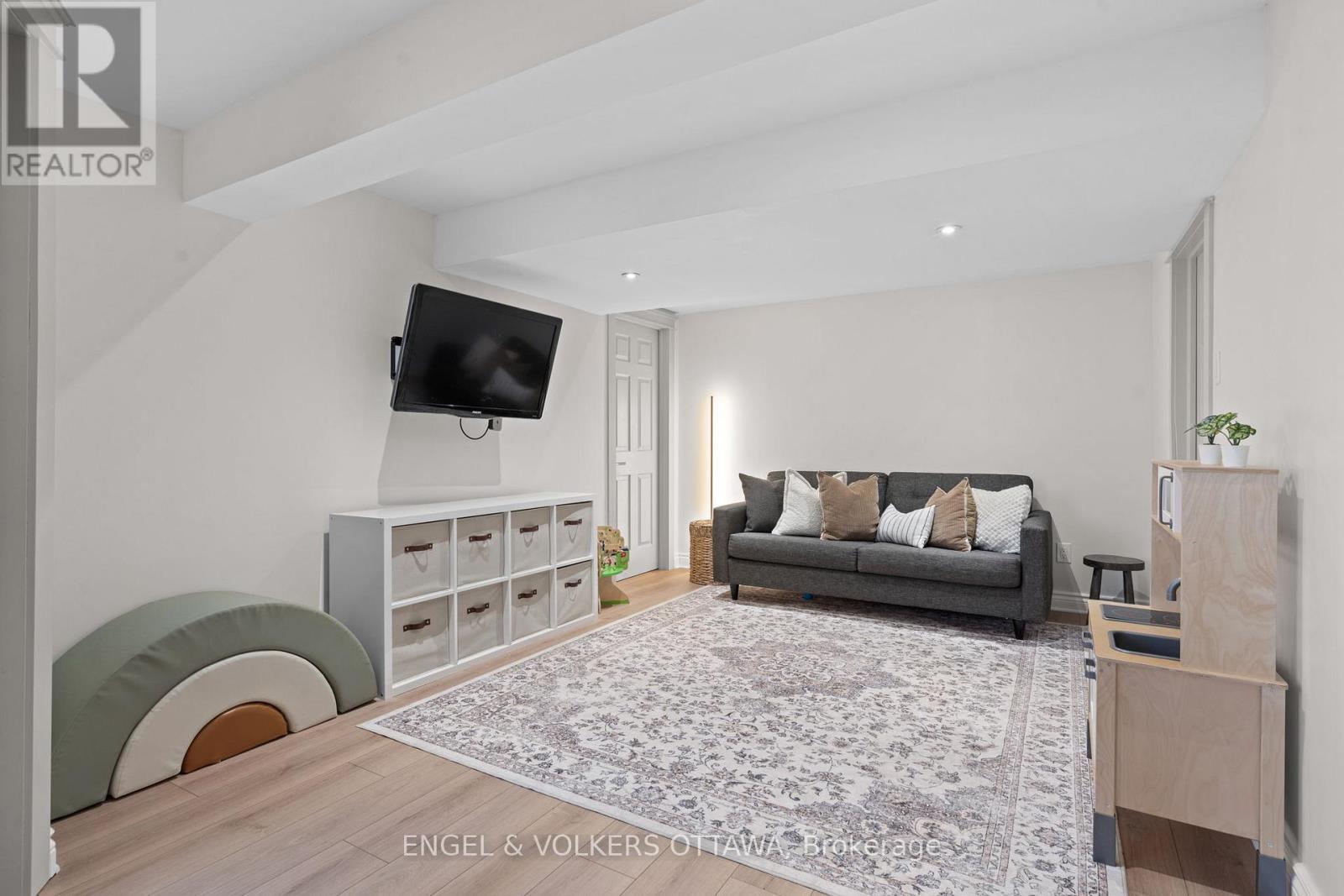 3293 Warner Way, Ottawa, Ontario  K0A 2W0 - Photo 30 - X12501496