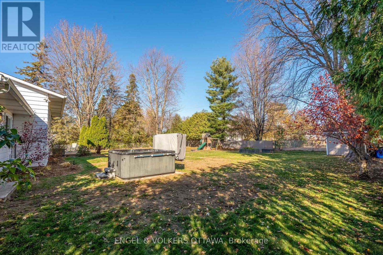 3293 Warner Way, Ottawa, Ontario  K0A 2W0 - Photo 37 - X12501496